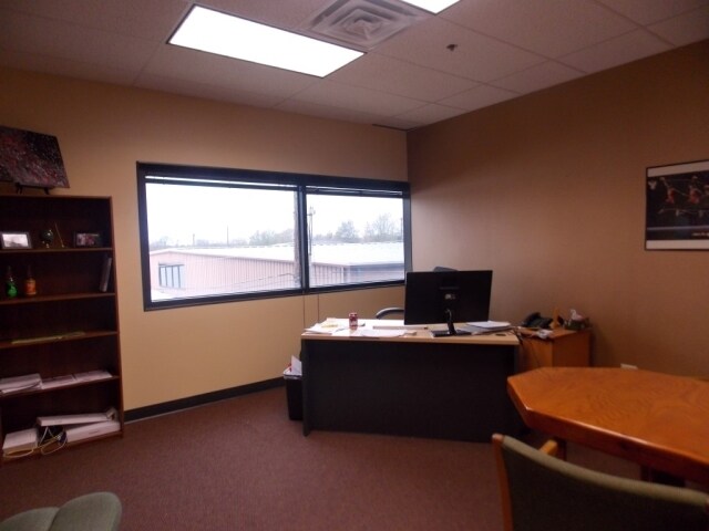 More Photos Of 320 E Methvin St, Longview Office For Lease
