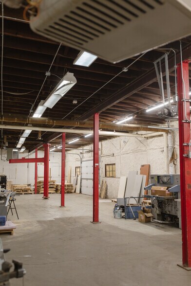More Photos Of 4024 Washington Ave N, Minneapolis Warehouse For Lease