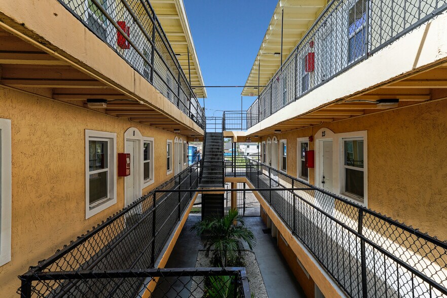 More Photos Of 733 Dr Martin Luther King Jr Blvd W, Belle Glade Apartments For Sale