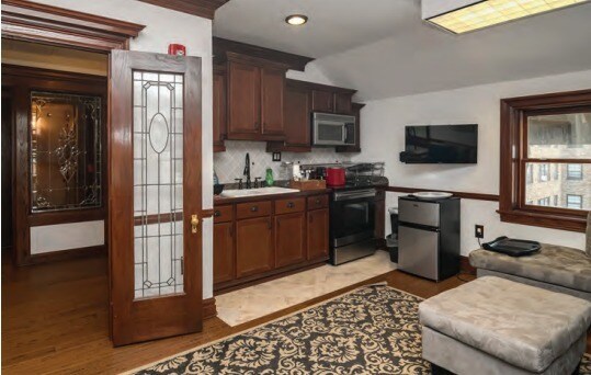 More Photos Of 1749 N Prospect Ave, Milwaukee Office For Sale