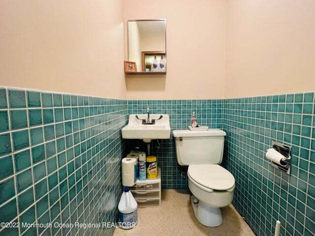 More Photos Of 1314 Park Ave, Plainfield Medical For Sale