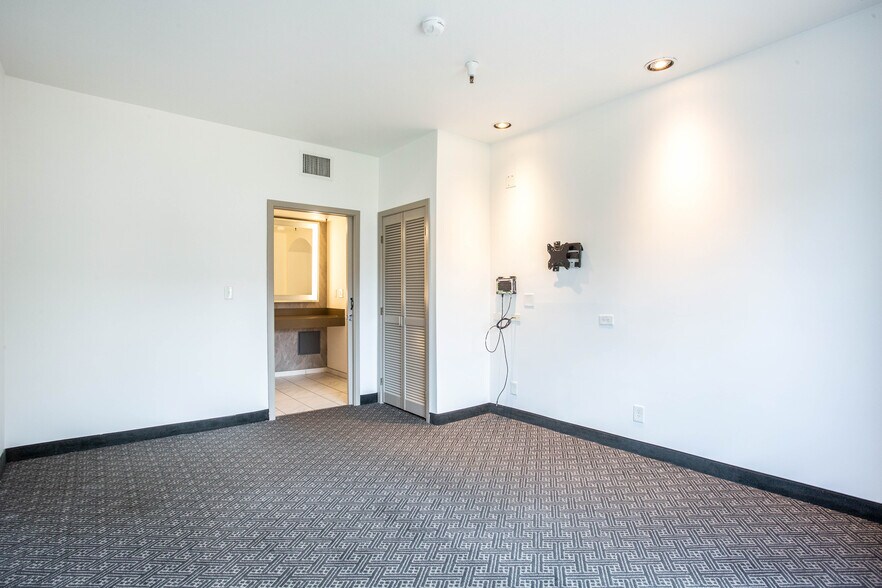 More Photos Of 11260 Point East Dr, Rancho Cordova Apartments For Sale