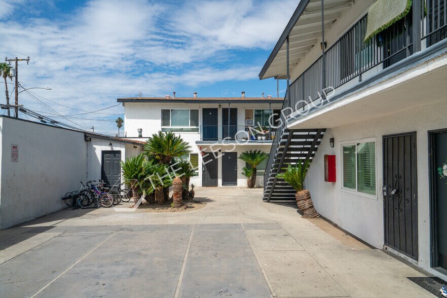 More Photos Of 527 N Anna Dr, Anaheim Apartments For Sale