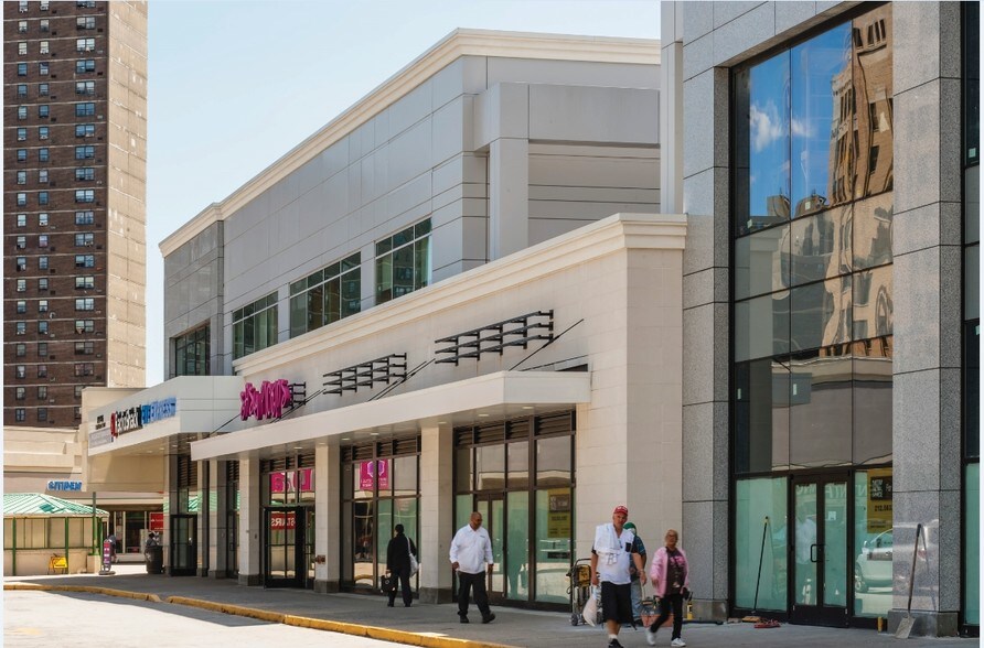 More Photos Of 200-238 E 161st St, Bronx Unknown For Lease