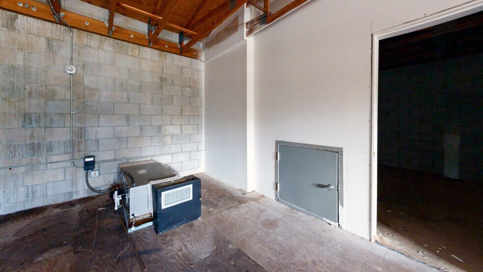 More Photos Of 461 Forrest Ave, Cocoa Warehouse For Lease