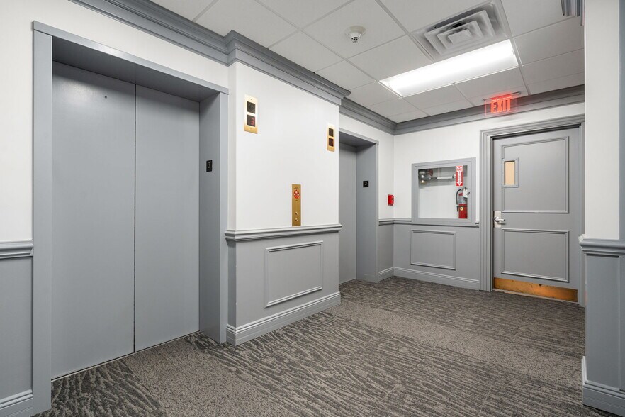 More Photos Of 56 S Washington St, Valparaiso Office For Lease