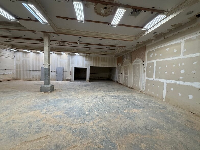 More Photos Of 84 18th St, Brooklyn Warehouse For Lease