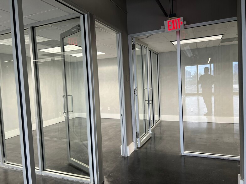 More Photos Of 1680 Michigan Ave, Miami Beach Office For Sale