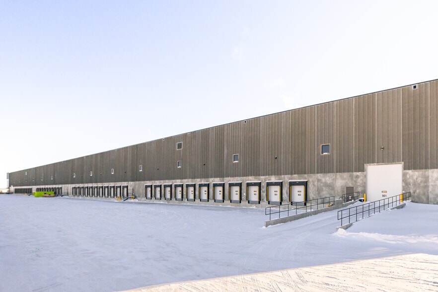 More Photos Of 1540 37 Ave, Nisku Distribution For Lease