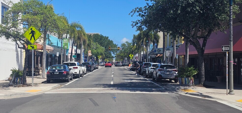 More Photos Of 803 Lake Ave, Lake Worth Storefront For Sale