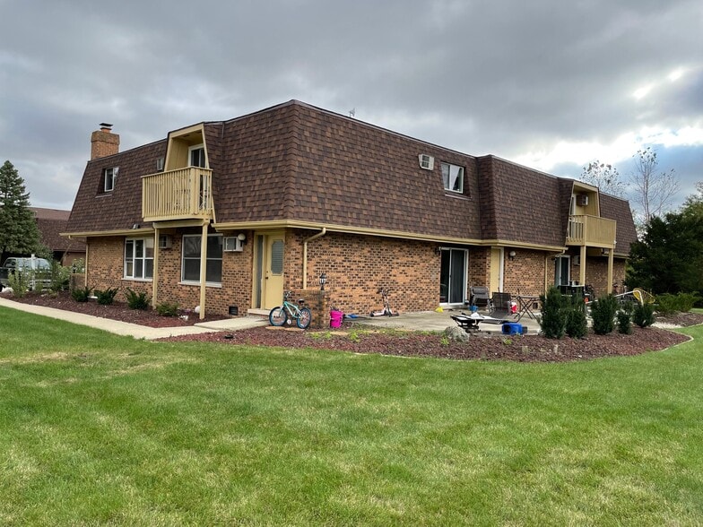 Primary Photo Of 235 Woodrow Ave, Manhattan Apartments For Sale