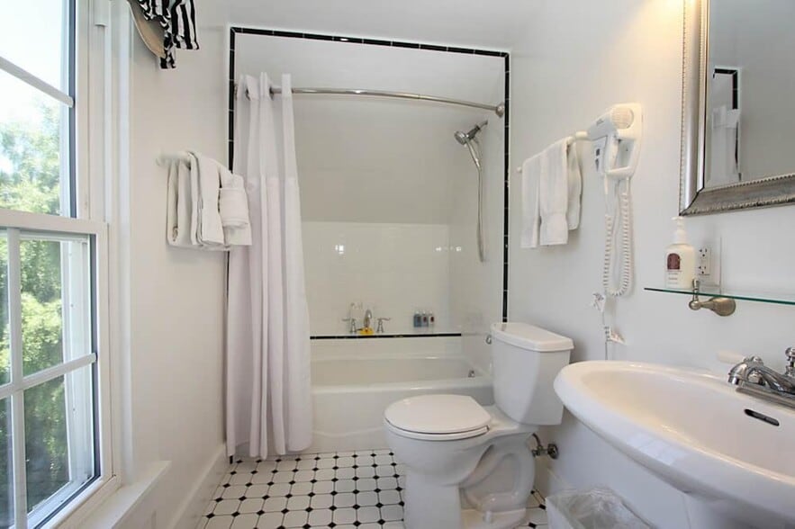More Photos Of 2476 Main St, Cambria Hospitality For Sale