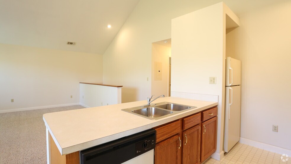 More Photos Of 210 Retreat Ln, Westerville Apartments For Sale