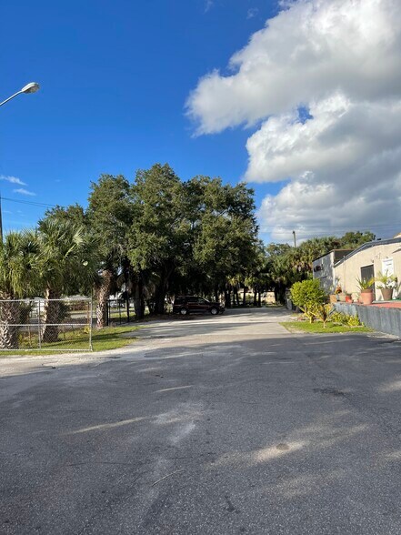 More Photos Of 4214 W Virginia Ave, Tampa Warehouse For Lease