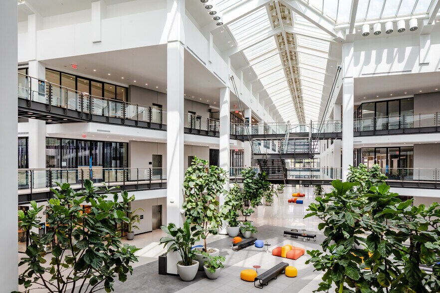 More Photos Of 2000 Center Dr, Hoffman Estates Unknown For Lease