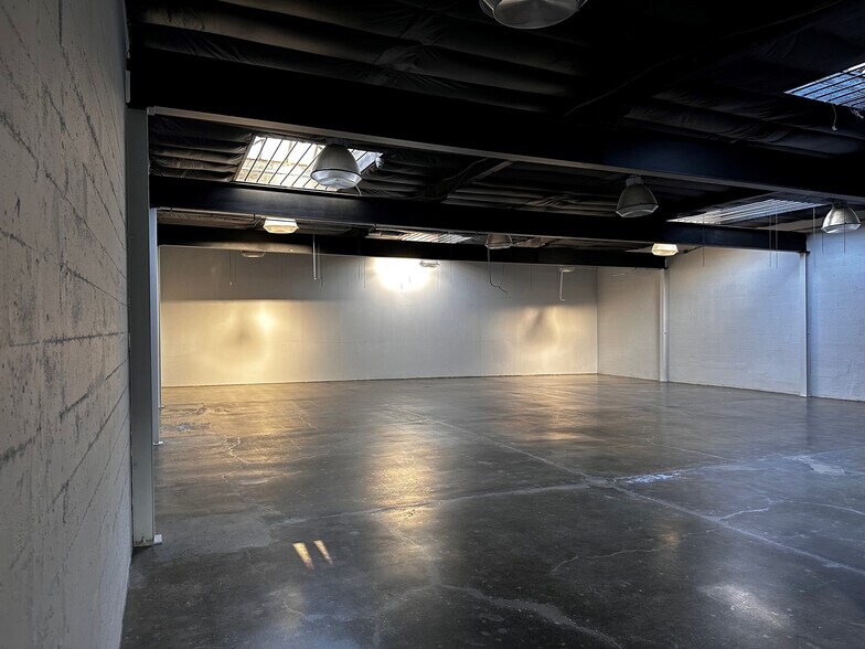 More Photos Of 440 Bayshore Blvd, San Francisco Showroom For Lease
