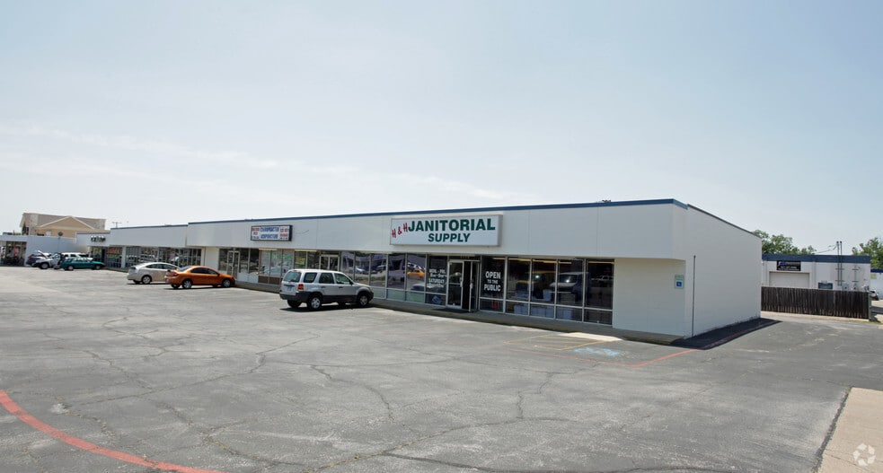 Primary Photo Of 5113-5117 Davis Blvd, North Richland Hills Freestanding For Lease