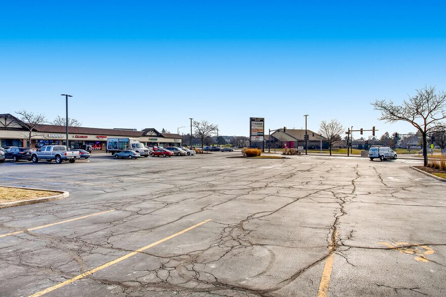 More Photos Of 1010-1072 E Schaumburg Rd, Streamwood Unknown For Lease