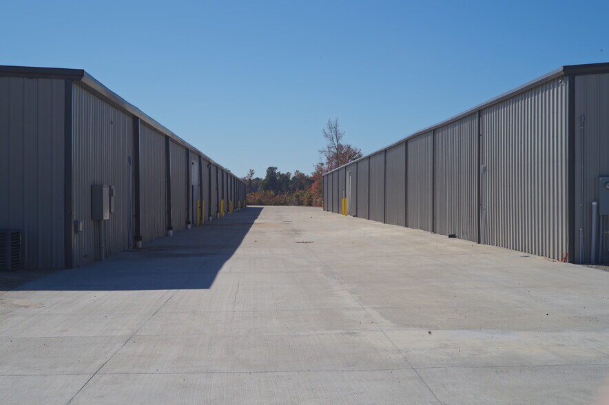 More Photos Of 847 W Main St, Lake City Warehouse For Lease