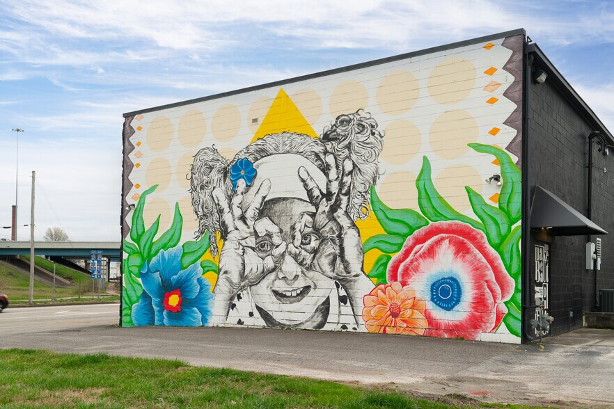 More Photos Of 2017 Ailor Ave, Knoxville Loft Creative Space For Sale