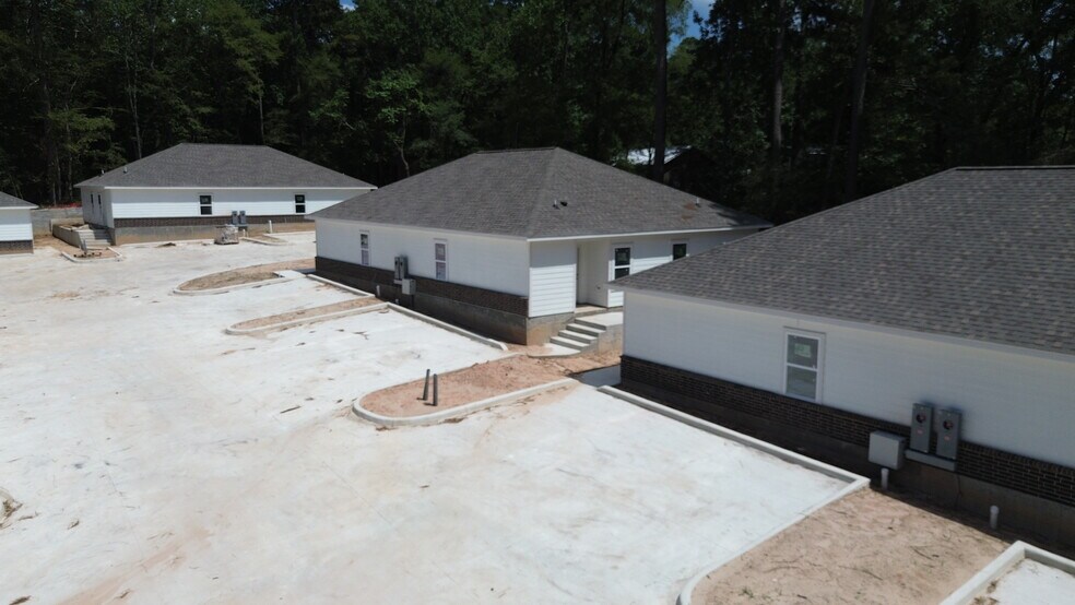 More Photos Of 103 Summer Pl, Huntsville Apartments For Sale