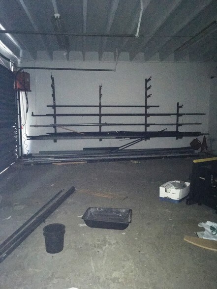 More Photos Of 8111-8119 NW 33rd St, Miami Warehouse For Sale