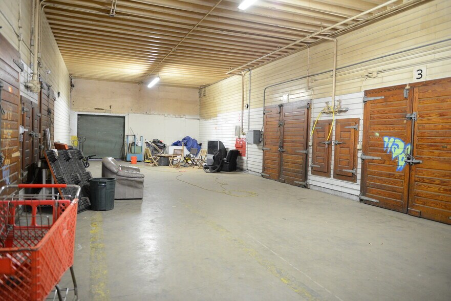 More Photos Of 215-221 N Ojai St, Santa Paula Food Processing For Lease
