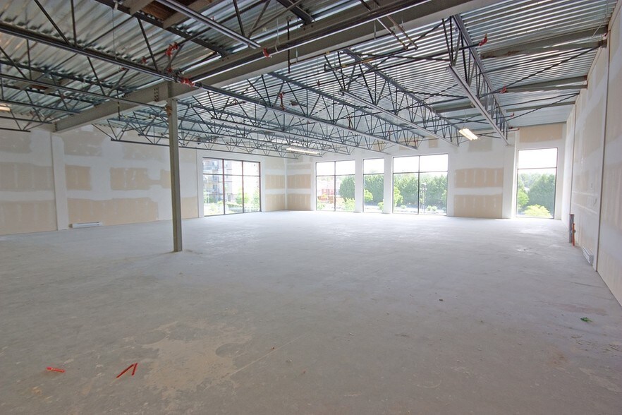 More Photos Of 30475 Cardinal Ave, Abbotsford Office For Sale