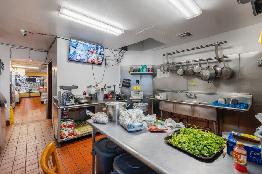 More Photos Of 1241 N Avalon Blvd, Wilmington Restaurant For Sale