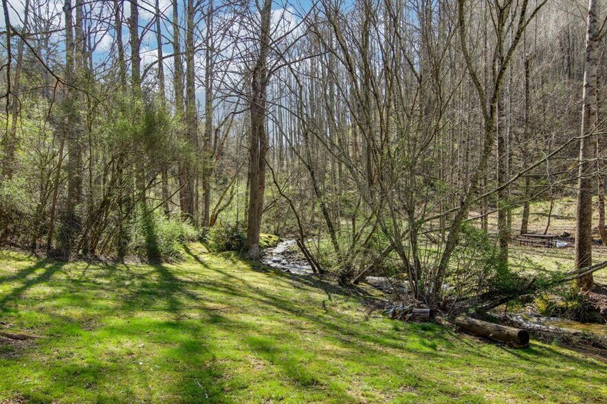 More Photos Of 33 Shepherds Creek rd, Bryson City Specialty For Sale