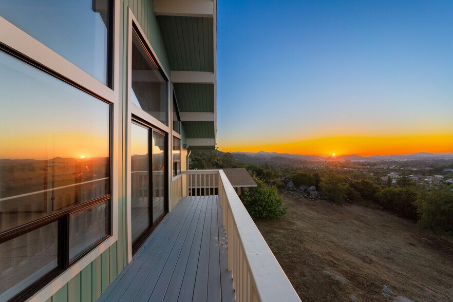 More Photos Of 14621 Woods Valley rd, Valley Center Flex For Sale