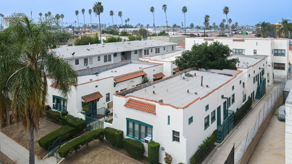 More Photos Of , Los Angeles Multifamily For Sale