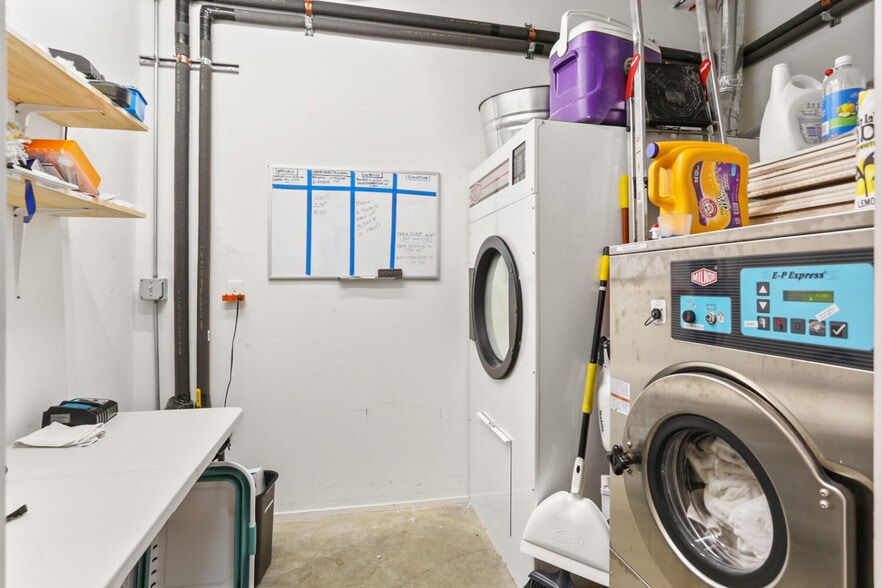 More Photos Of 1476 Magazine St, New Orleans Hotel For Sale