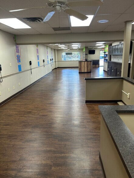 More Photos Of 9125-9181 N Dixie Dr, Dayton Unknown For Lease