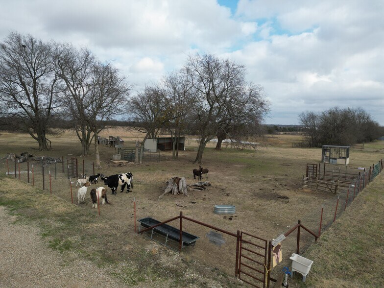 More Photos Of 2655 E 2078 Rd, Hugo Specialty For Sale