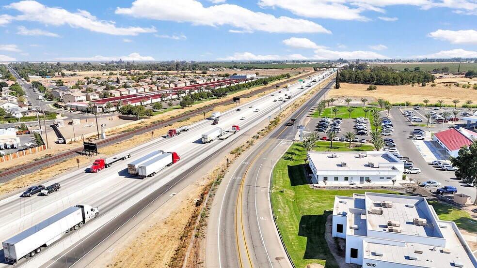 More Photos Of 1260 E Almond Ave, Madera Medical For Sale