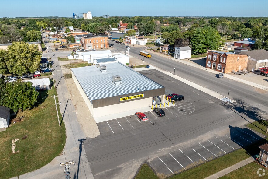 More Photos Of 113 E Main Ave, Rockford Convenience Store For Sale