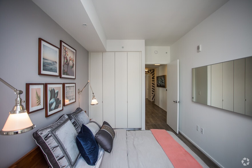 More Photos Of 1800 N Lynn St, Arlington Apartments For Lease