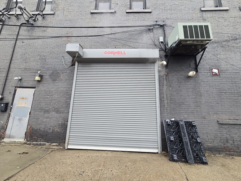 More Photos Of 4507 Lorain Ave, Cleveland Office For Lease