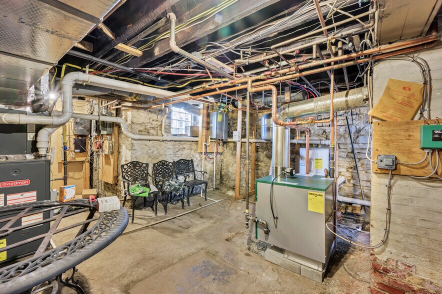 More Photos Of 1813 Main St, Blakely Office For Sale