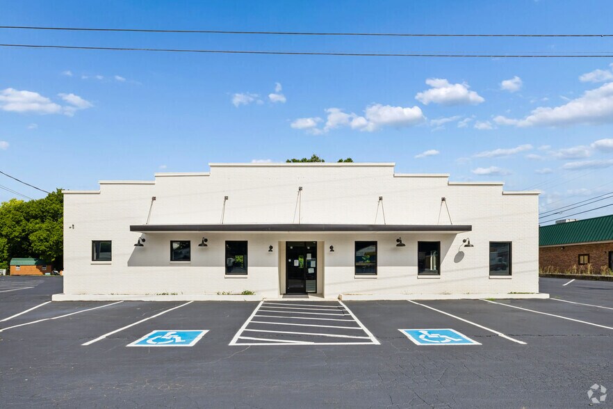 More Photos Of 111 Nashville Hwy N, Columbia Freestanding For Sale