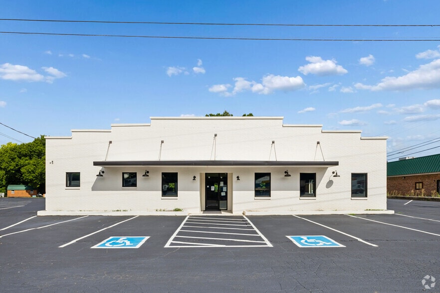 More Photos Of 111 Nashville Hwy N, Columbia Freestanding For Lease