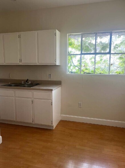 More Photos Of 931 N La Cienega Blvd, Los Angeles Storefront Retail Office For Lease