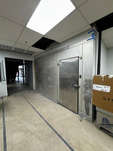 More Photos Of 1100 Main St, Newberry Restaurant For Sale