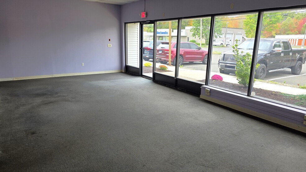 More Photos Of 122 Spring St, Southington Warehouse For Sale