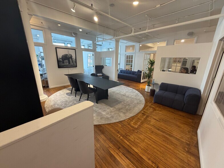 More Photos Of 285 W Broadway, New York Office For Lease