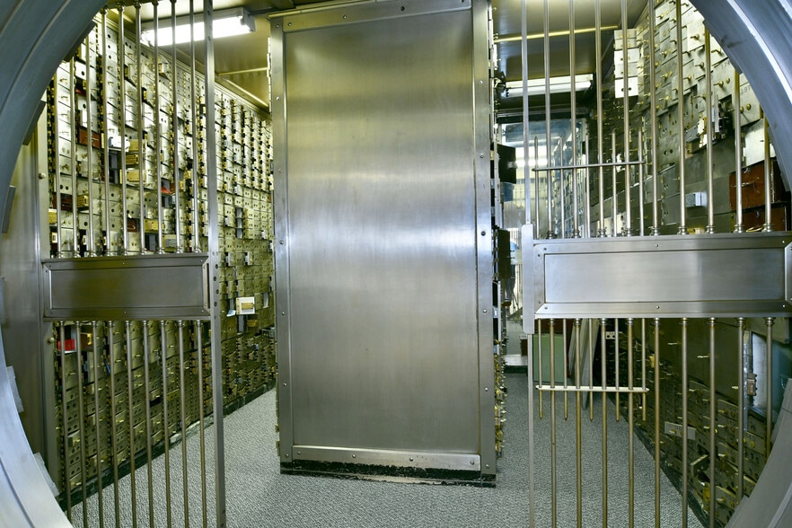 More Photos Of 108 Main Ave SW, Warren Office Residential For Lease