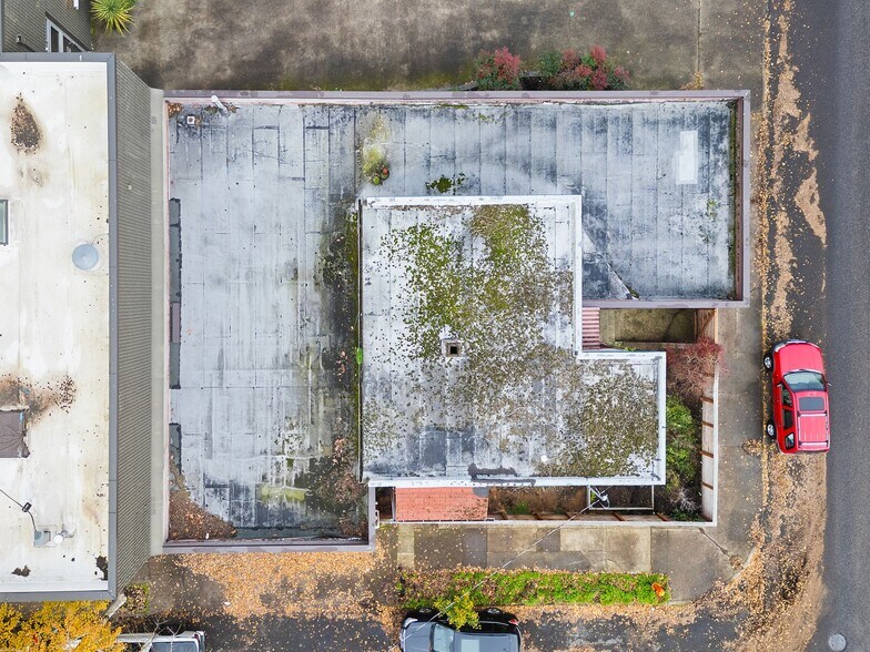 More Photos Of 1305 SE Belmont St, Portland Office For Sale