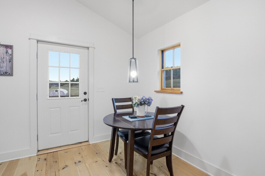 More Photos Of 1636 Lakemoor Dr, Florissant Specialty For Sale