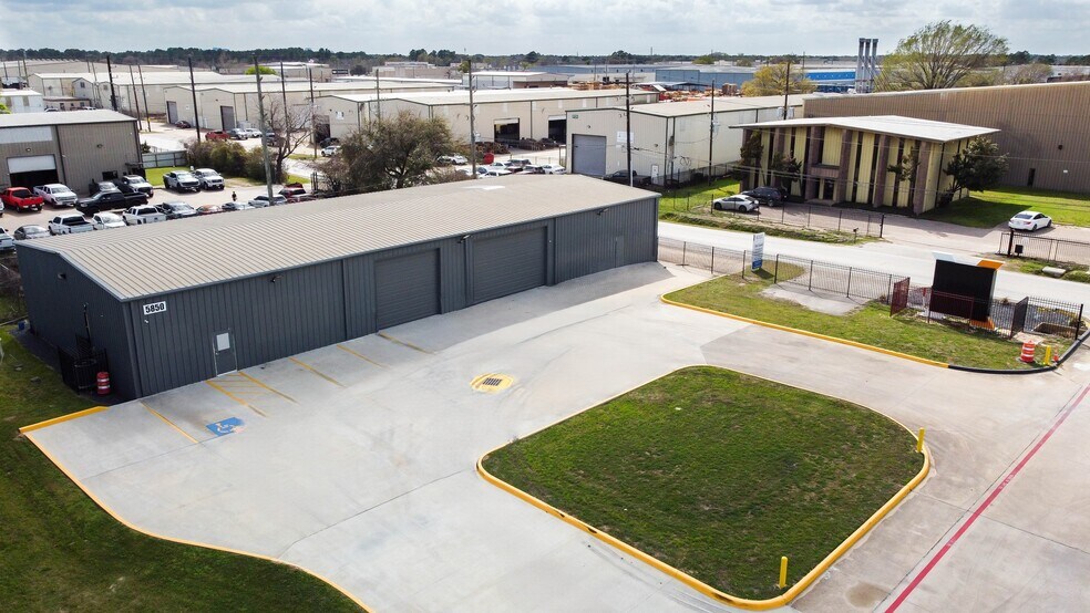 More Photos Of 5850 Cunningham Rd, Houston Unknown For Lease
